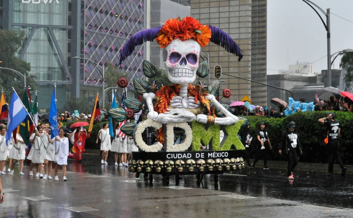 FOTOS: Así fue el desfile de catrinas en México en anticipación al Día de Muertos