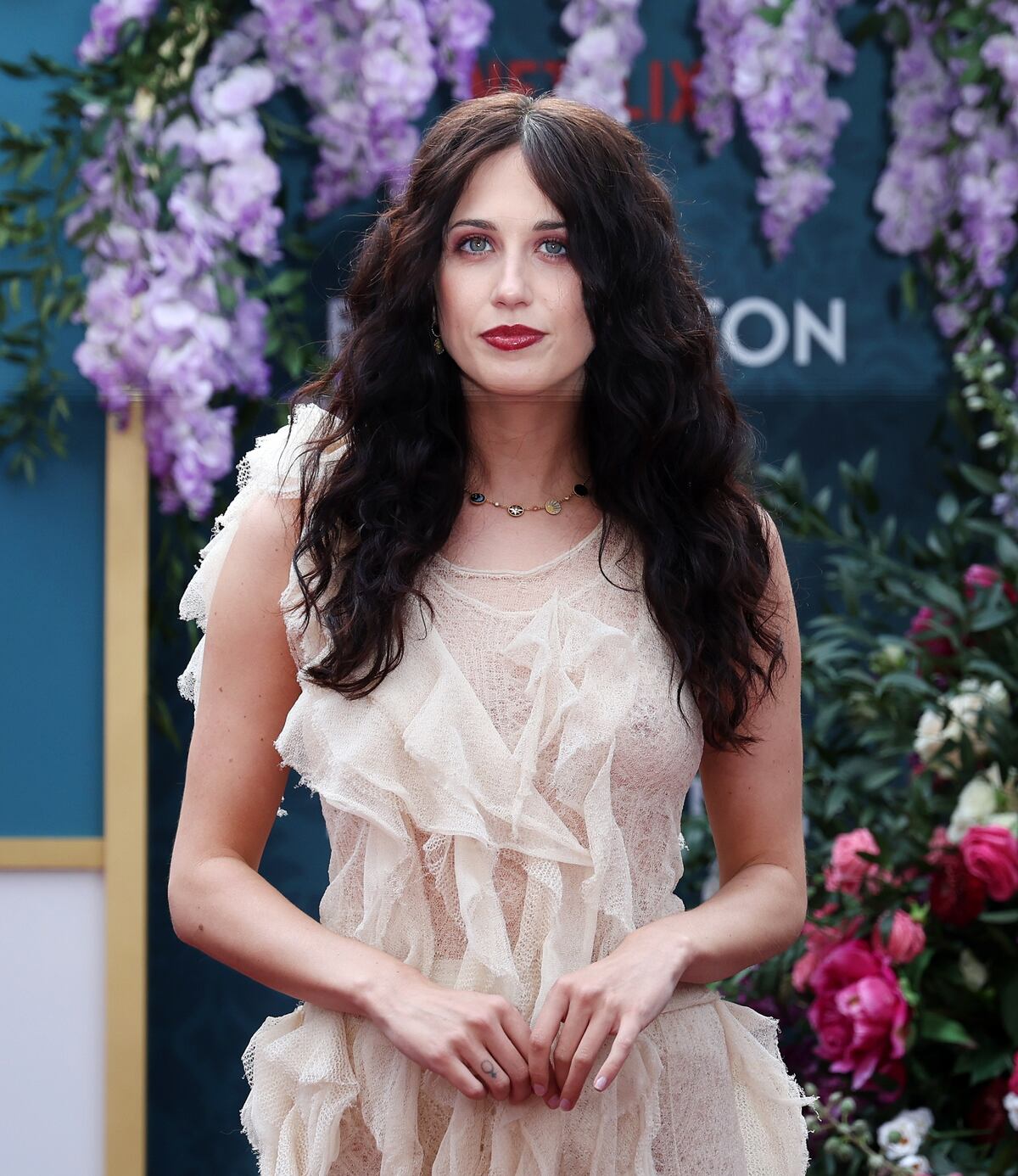 La alfombra roja de Bridgerton en Londres