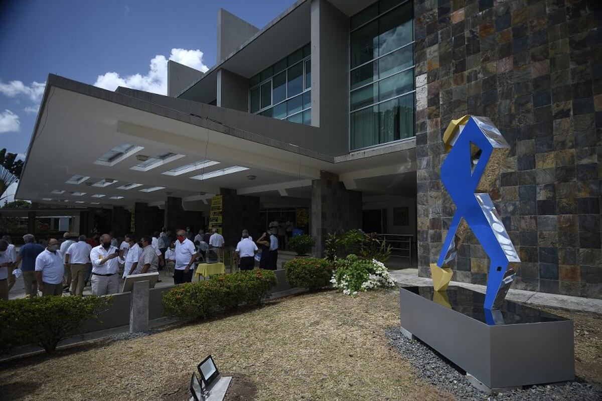 La escultura de Gabriela Batista que honra el servicio social javeriano