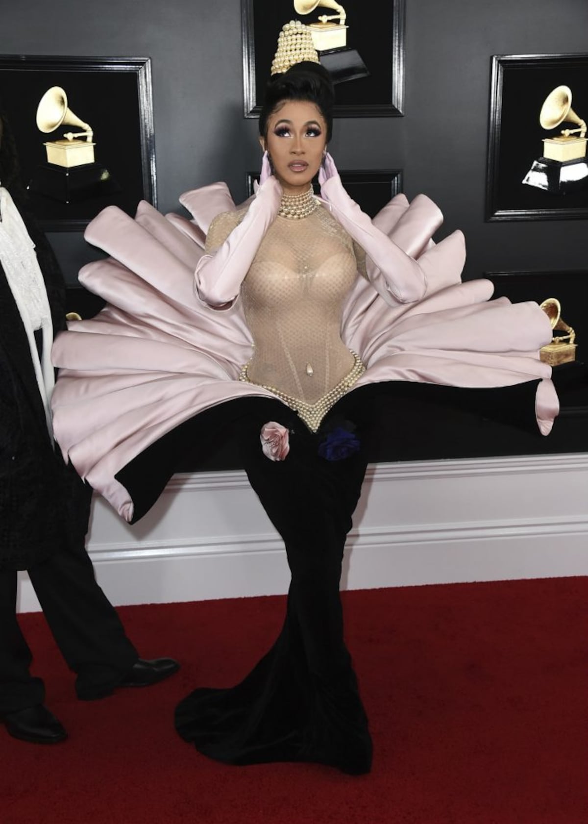 Cardi B admite que drogó y robó a hombres para ‘sobrevivir’