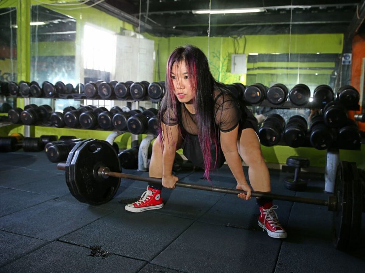 Más que poderosa, la nueva campeona de powerlifting en Panamá