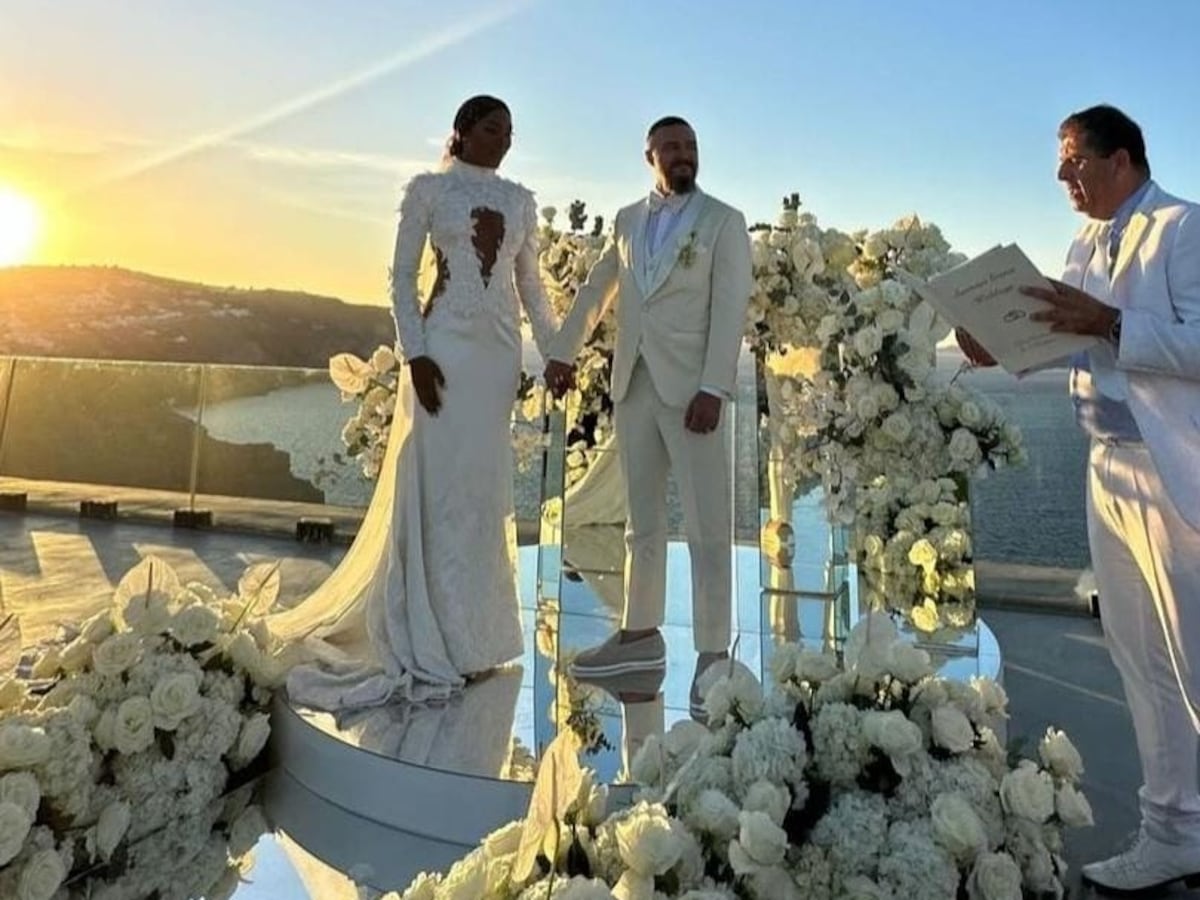 La boda de ensueño de una miss panameña en Santorini, Grecia