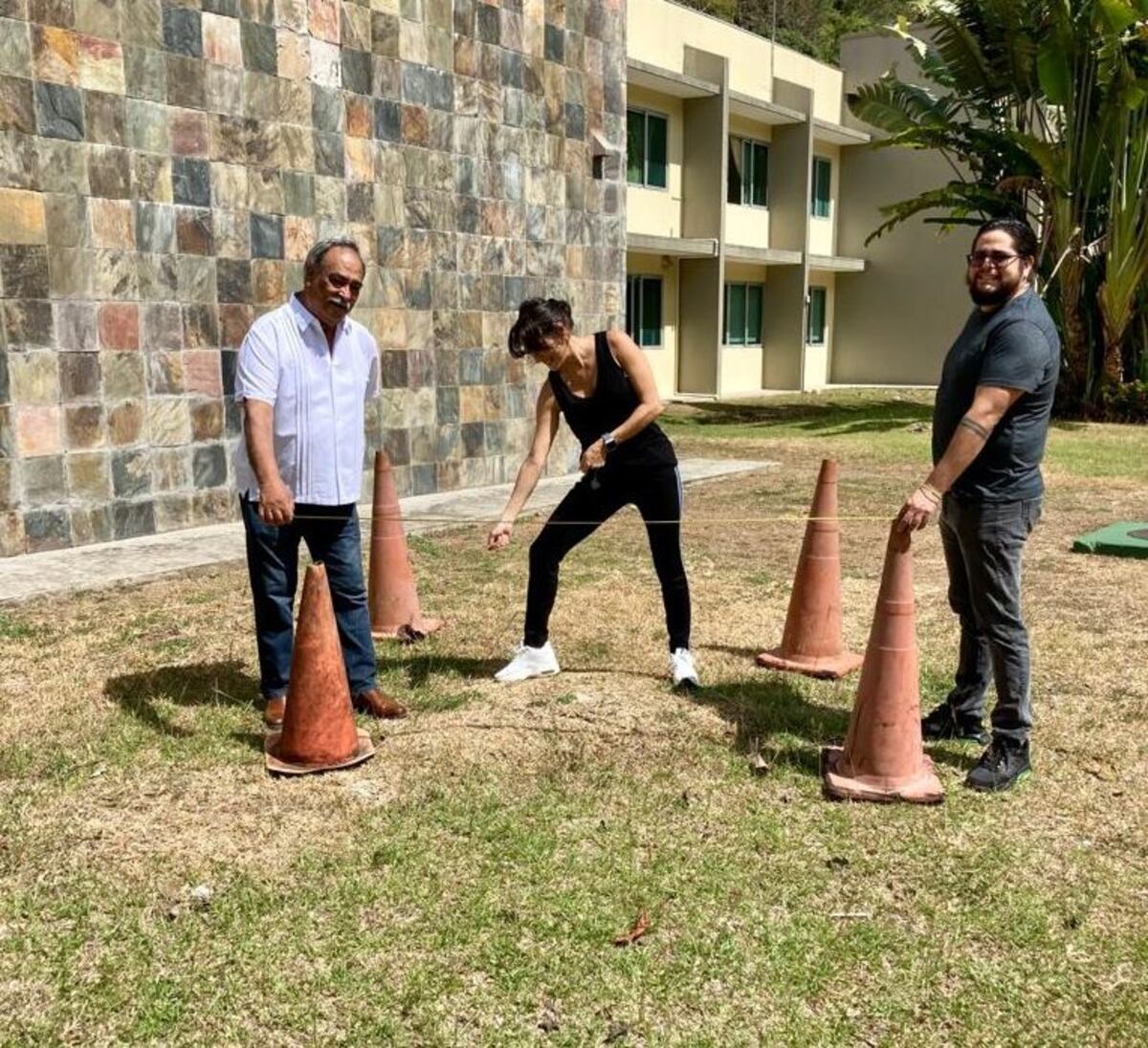 La escultura de Gabriela Batista que honra el servicio social javeriano