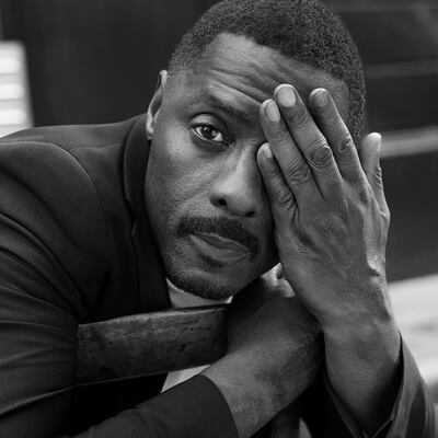 Idris Elba es la nueva imagen de moda masculina de Calvin Klein