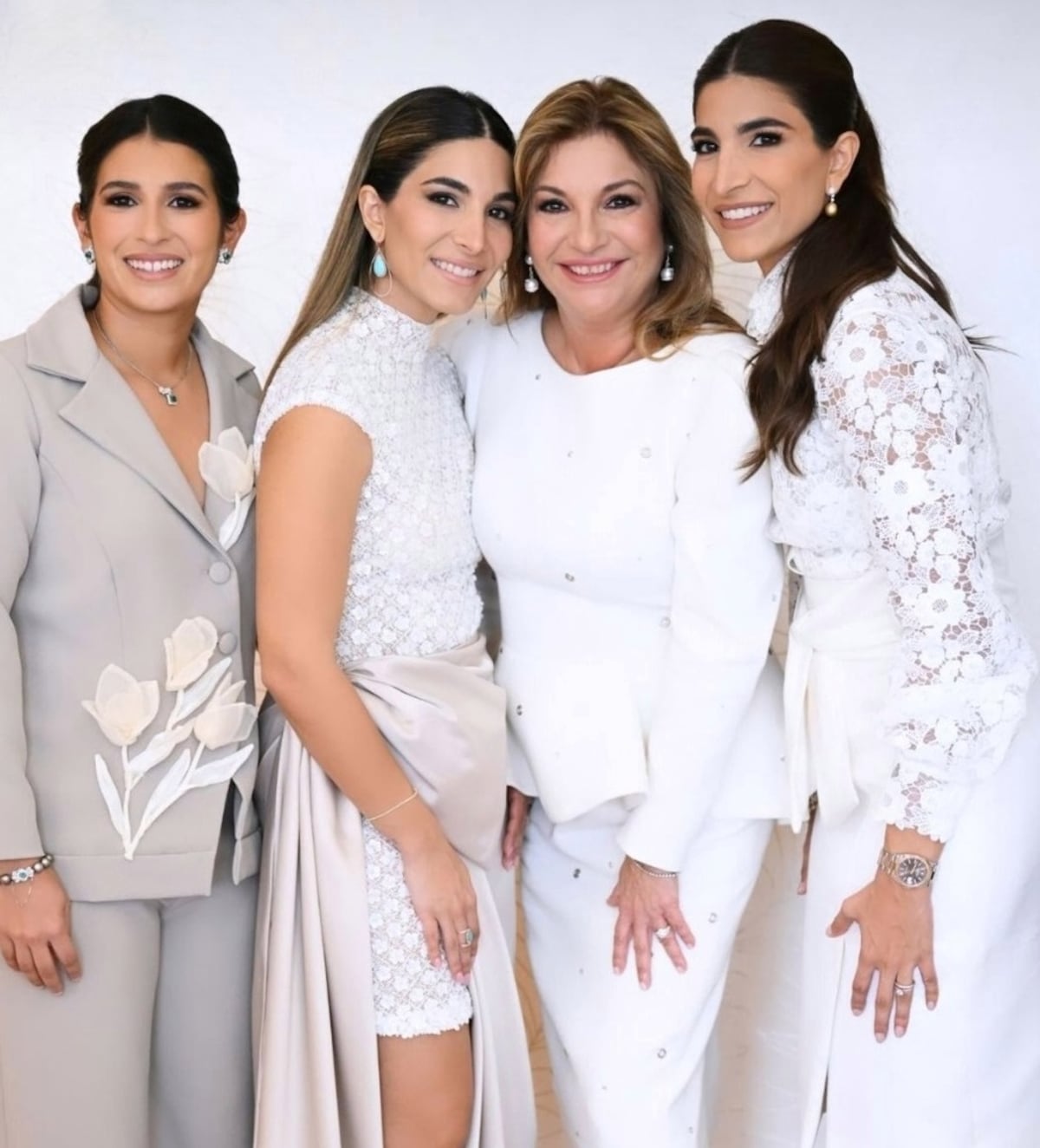 Vestidas de talento panameño, las hijas del presidente José Raúl Mulino