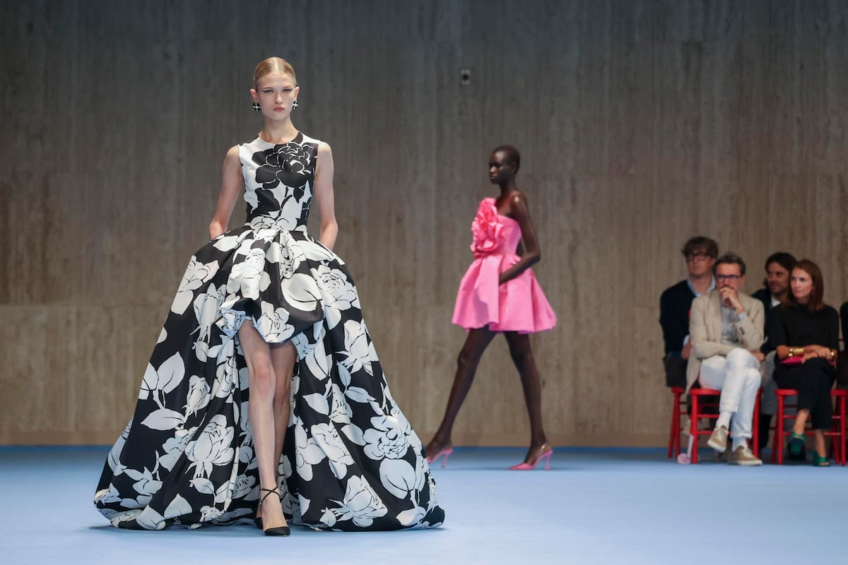 Carolina Herrera expone en Nueva York una colección floral con un guiño a Georgia O’Keeffe