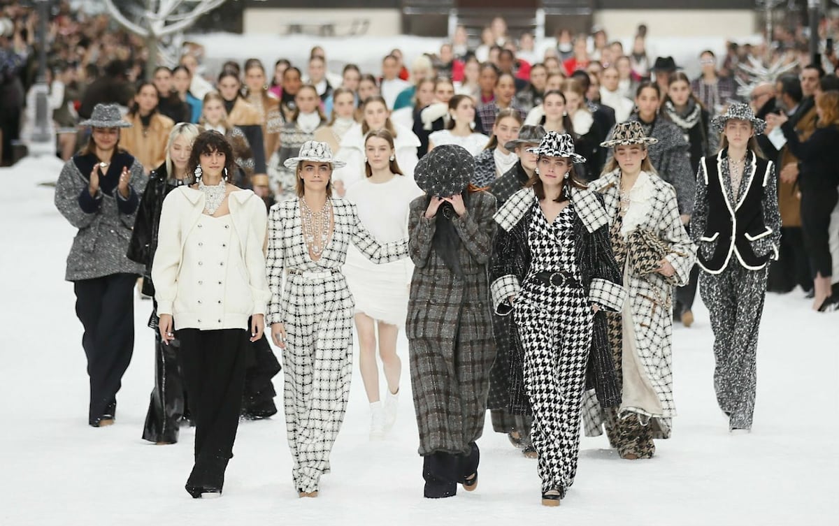 Chanel presenta el último desfile diseñado por Lagerfeld