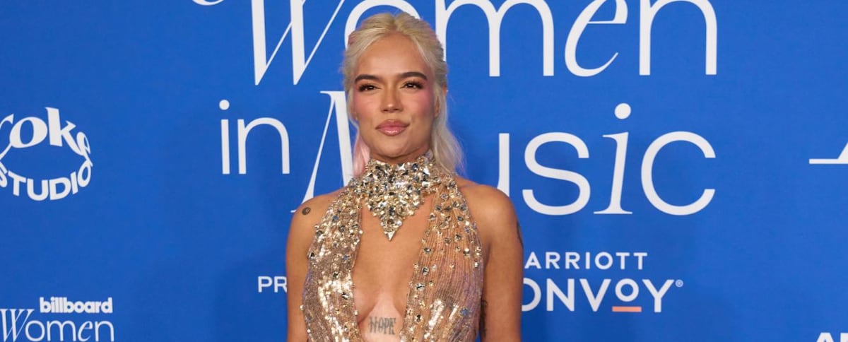 Karol G, vestida de alta costura para recibir el premio a la Mujer del Año