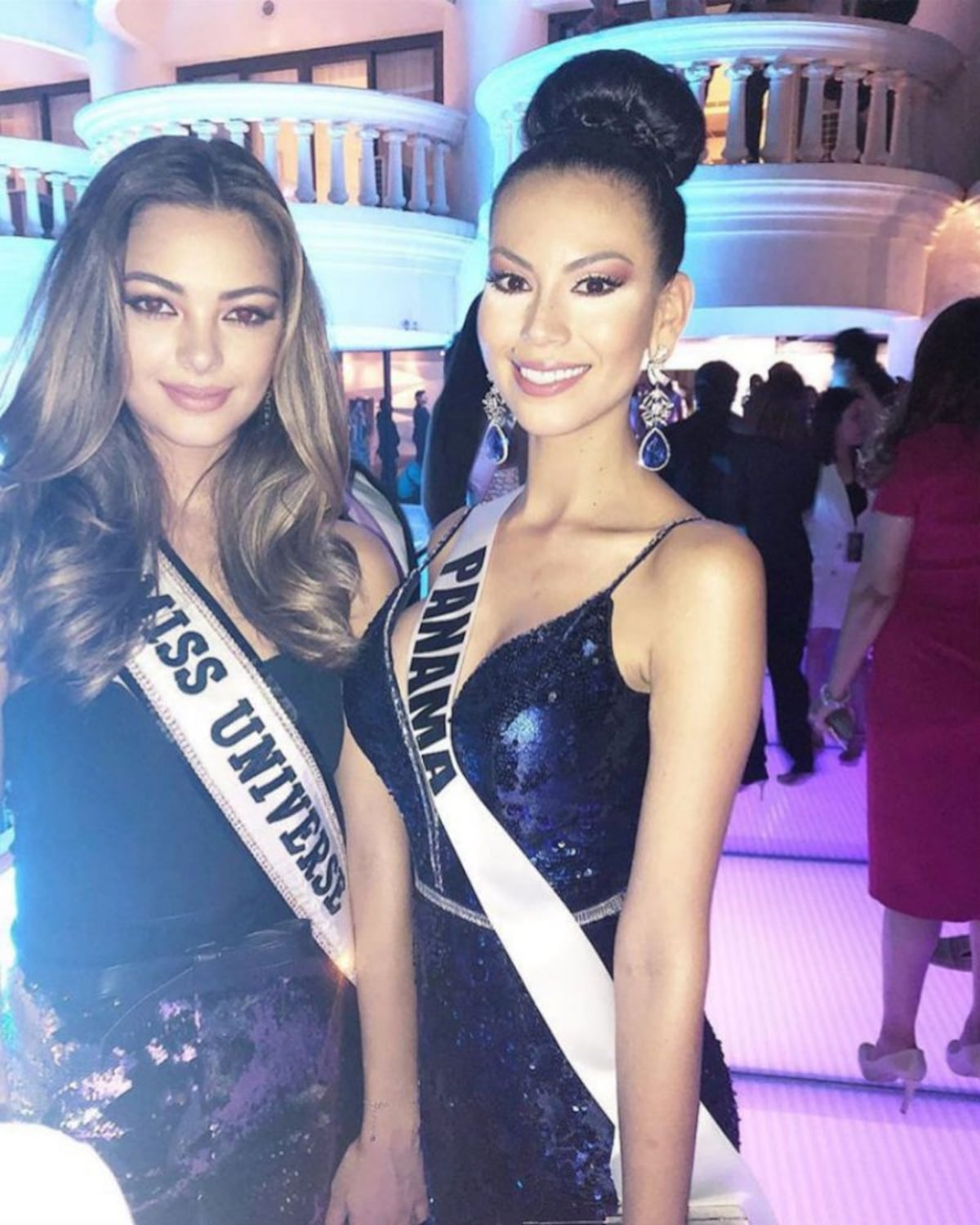 La foto de Rosa Montezuma y Demi-Leigh Nel-Peters, Miss Universo 2017