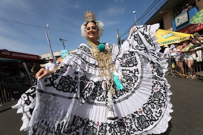 Alegría, baile y orgullo; Desfile de las Mil Polleras