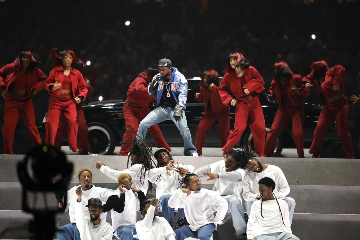 7 imágenes de la presentación de Kendrick Lamar en el medio tiempo del Superbowl