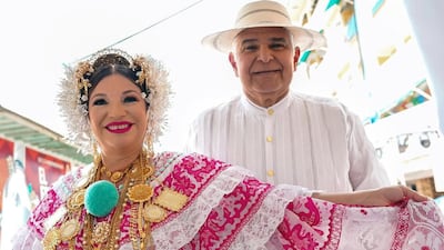 El presidente José Raúl Mulino sorprendió en su cumpleaños a la primera dama Maricel, con una romántica serenata 