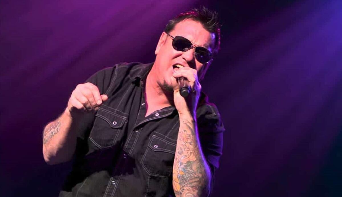 Fallece el cantante Steven Harwell, vocalista de la banda Smash Mouth