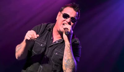 Fallece el cantante Steven Harwell, vocalista de la banda Smash Mouth