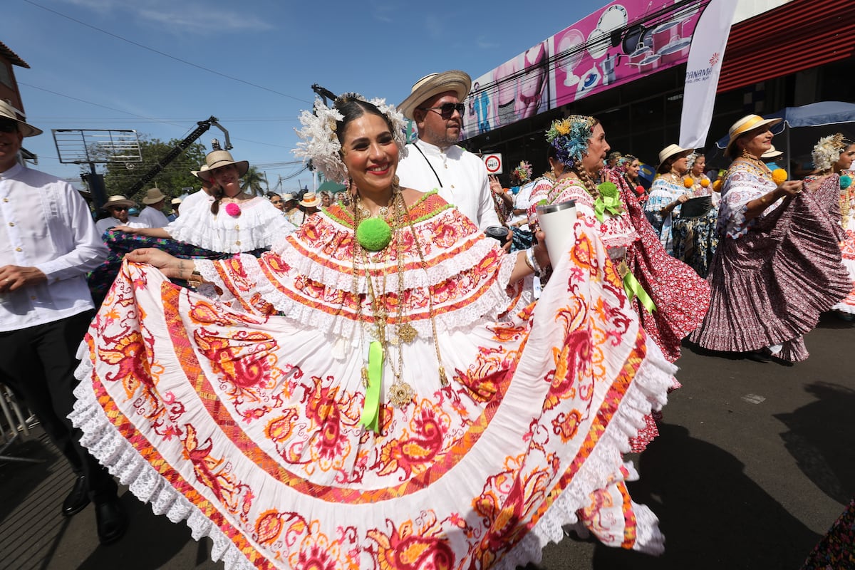 Alegría, baile y orgullo; Desfile de las Mil Polleras