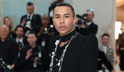 Roban la colección de Balmain a diez días de su desfile en París