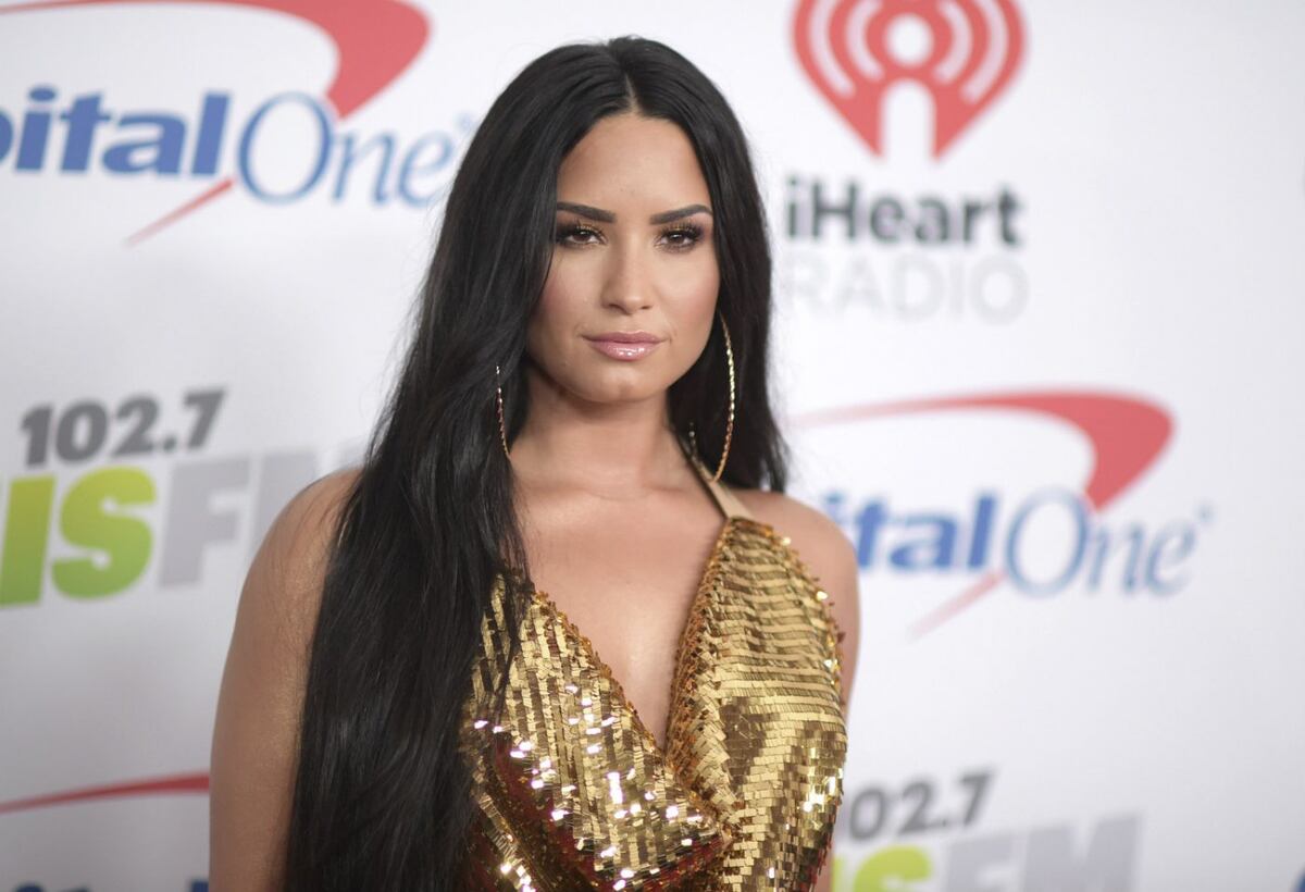 Demi Lovato está despierta y en recuperación