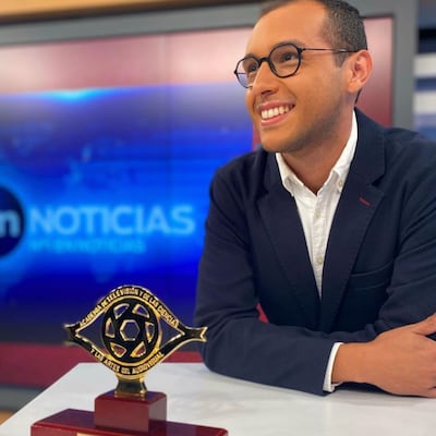 El periodista Isaías Cedeño recibe reconocimiento en España