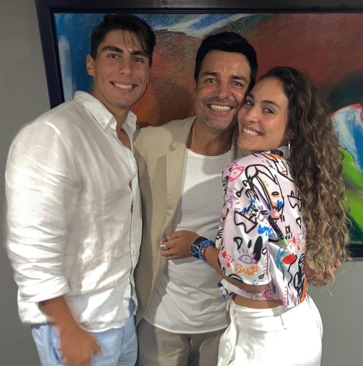 El video de Chayanne bailando con sus dos hijos