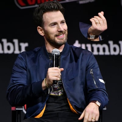 Chris Evans confirmó su matrimonio con Alba Baptista y así lució su anillo 