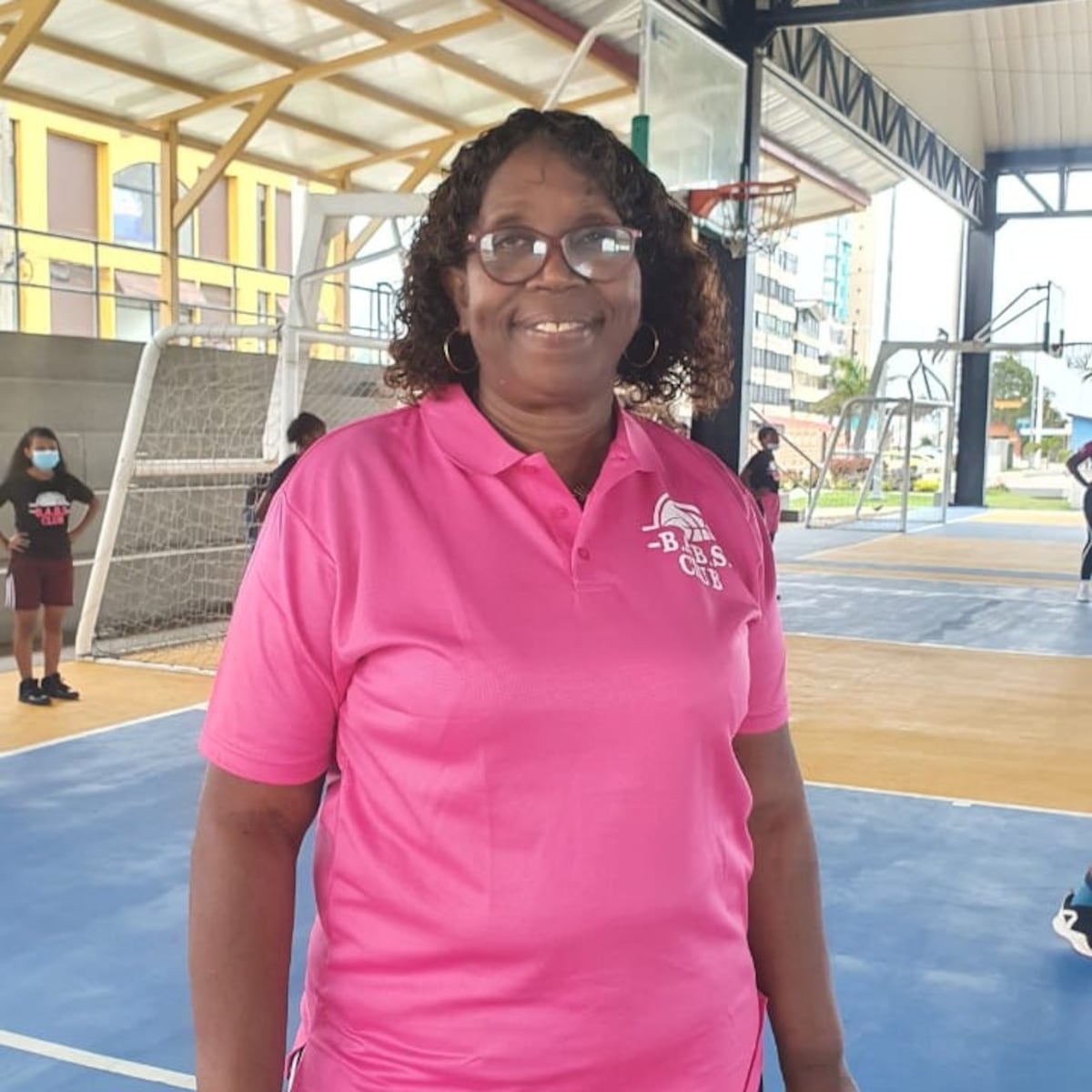 Desde el camerino: Bárbara de Hooker, baloncesto y dedicación por las niñas de Colón