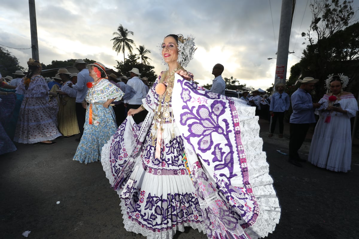 Alegría, baile y orgullo; Desfile de las Mil Polleras