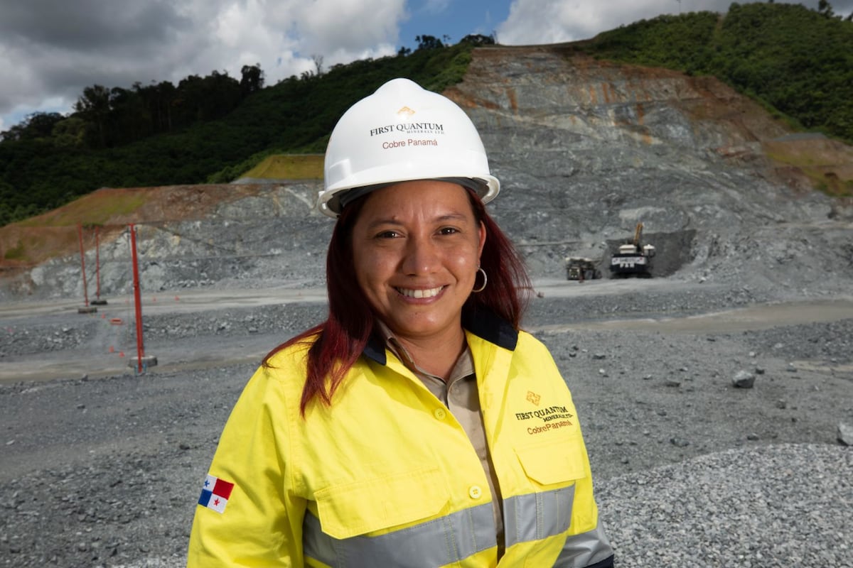 Ilka Gómez, la primera panameña en operar la pala de carga minera más grande del mundo