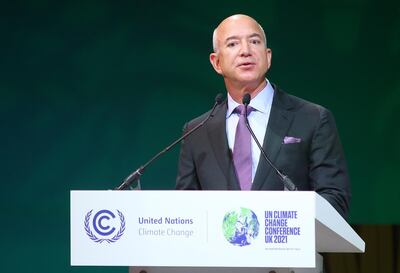 Jeff Bezos concede 50 millones de dólares a Eva Longoria y a exalmirante William McRaven para obras benéficas