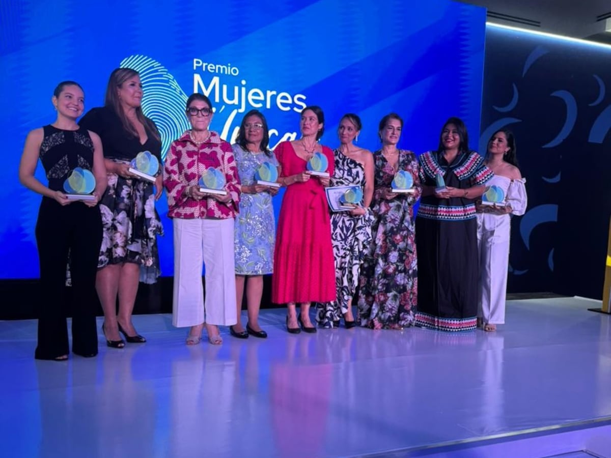 Giovanna Troncoso Luna, de la Fundación Oír es Vivir, ganadora del primer lugar del premio Mujeres Únicas de Global Bank 