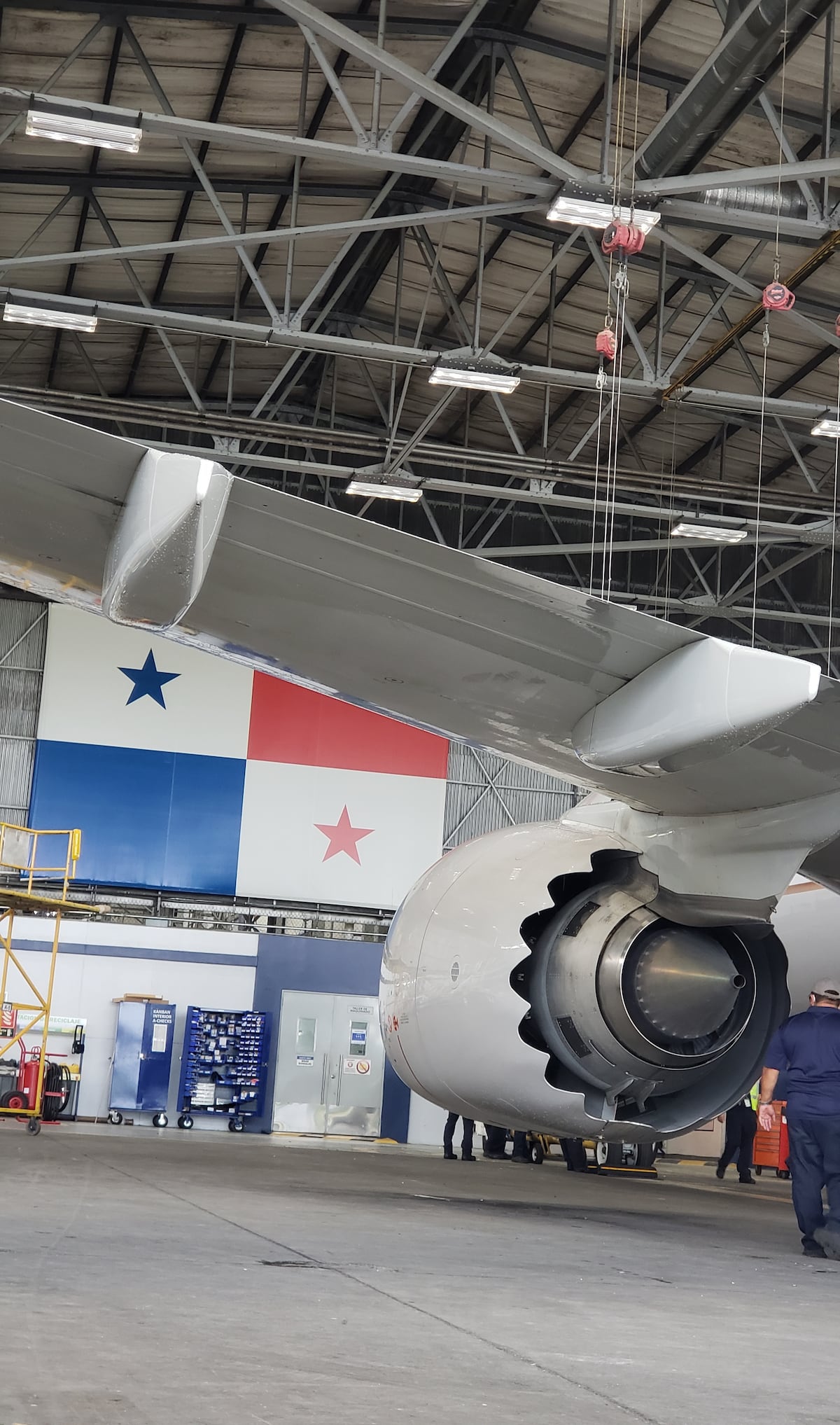 Mecánica de aviación, una carrera de mujeres