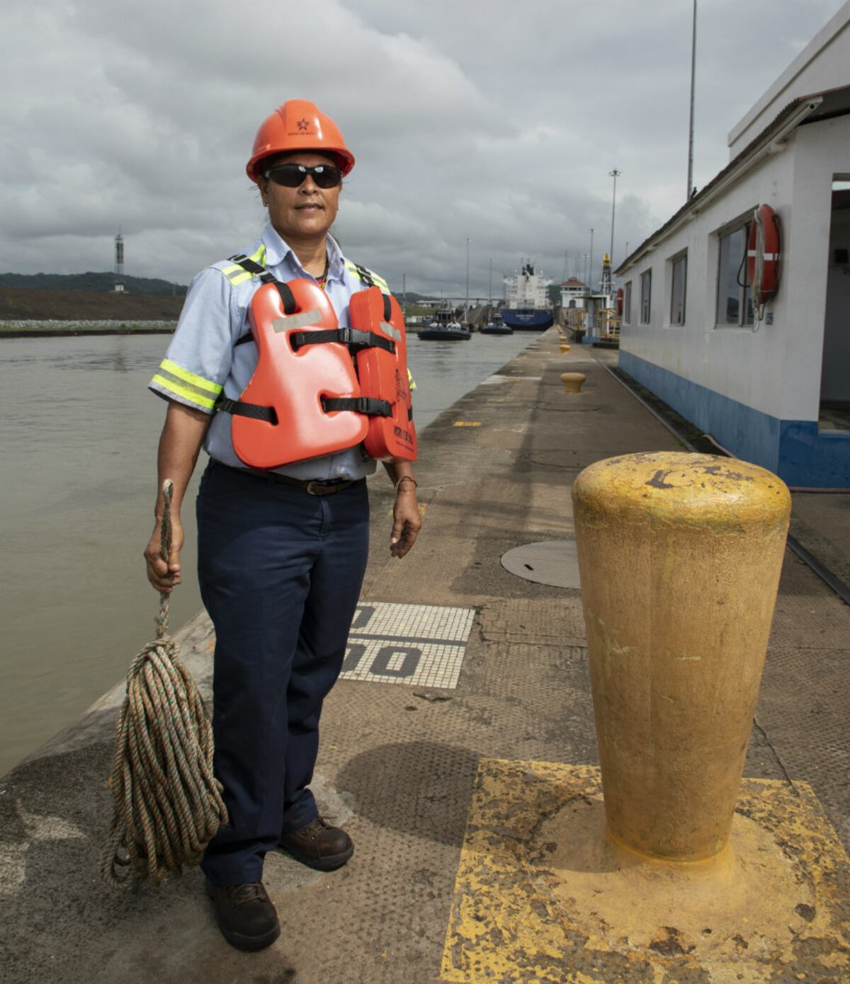 Marisol Delgado, la única mujer botera en el Canal de Panamá