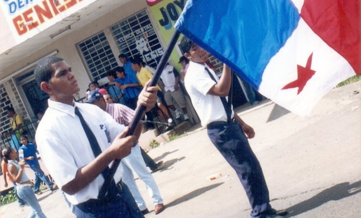 ‘Mis padres quedaron sorprendidos al verme desfilar y llevando la bandera’