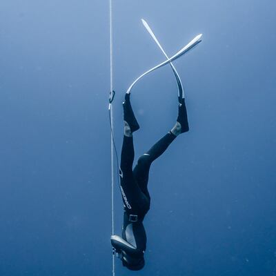 La campeona de apnea en Panamá y su meditación en lo profundo del mar