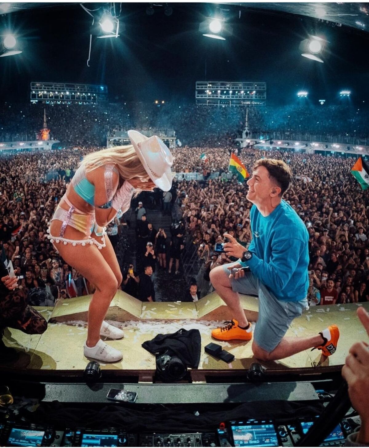 ¡Lele Pons y Guaynaa se casan! Se comprometieron en la tarima de Tomorrowland