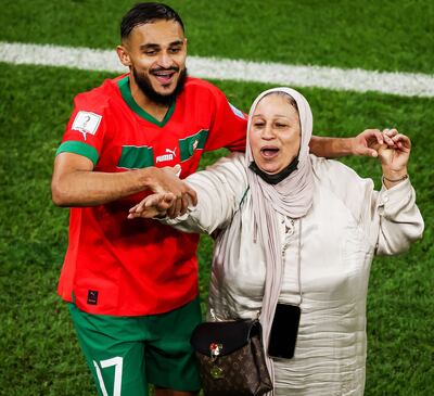 ‘La veía salir a las 6:00 a.m a trabajar’, el futbolista marroquí que bailó con su mamá en el Mundial