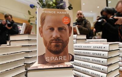 ‘En la sombra’, la biografía del príncipe Harry bate récord de ventas en su primer día