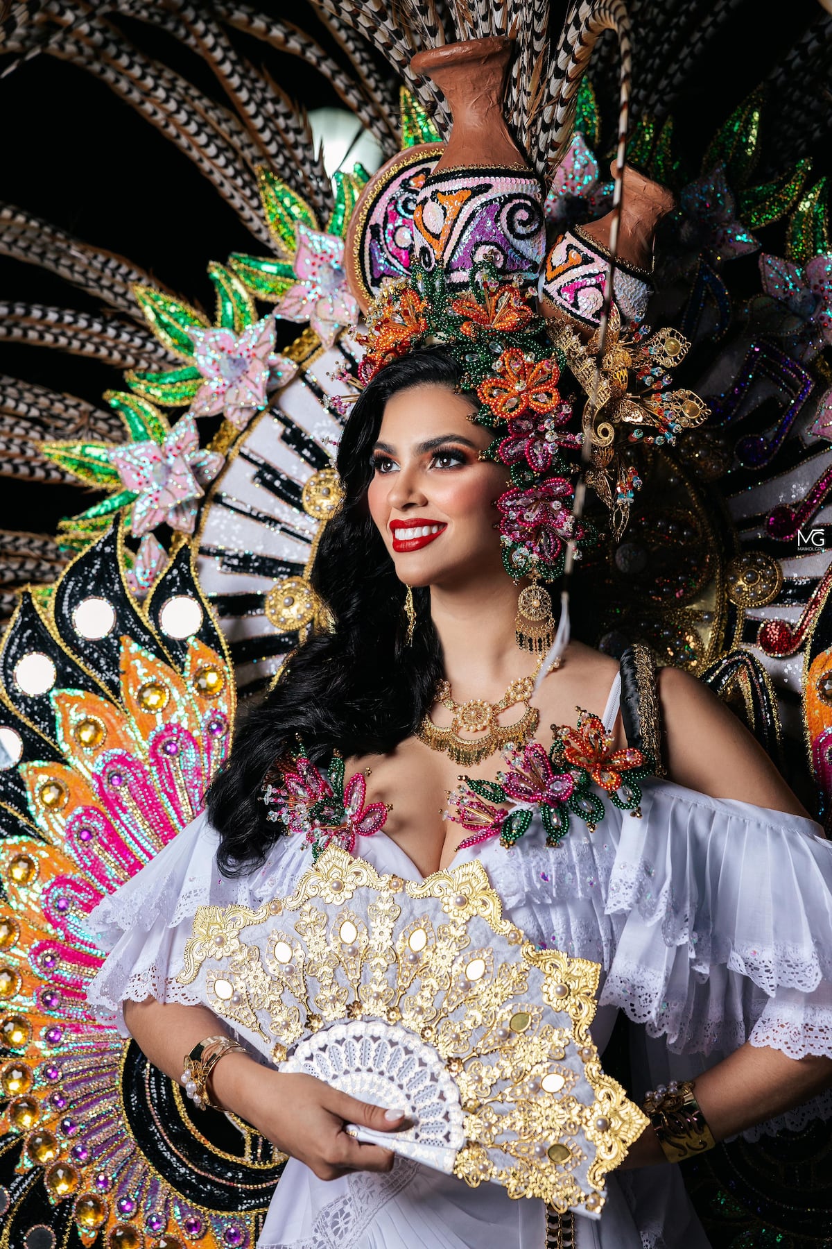 Natasha Vargas Moreno en competencia de traje de baño y vestido de gala en Miss Universo