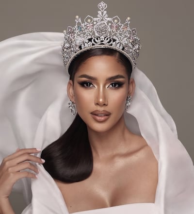 Liliam Ashby Barrera es coronada como la nueva Miss International Panamá 2024