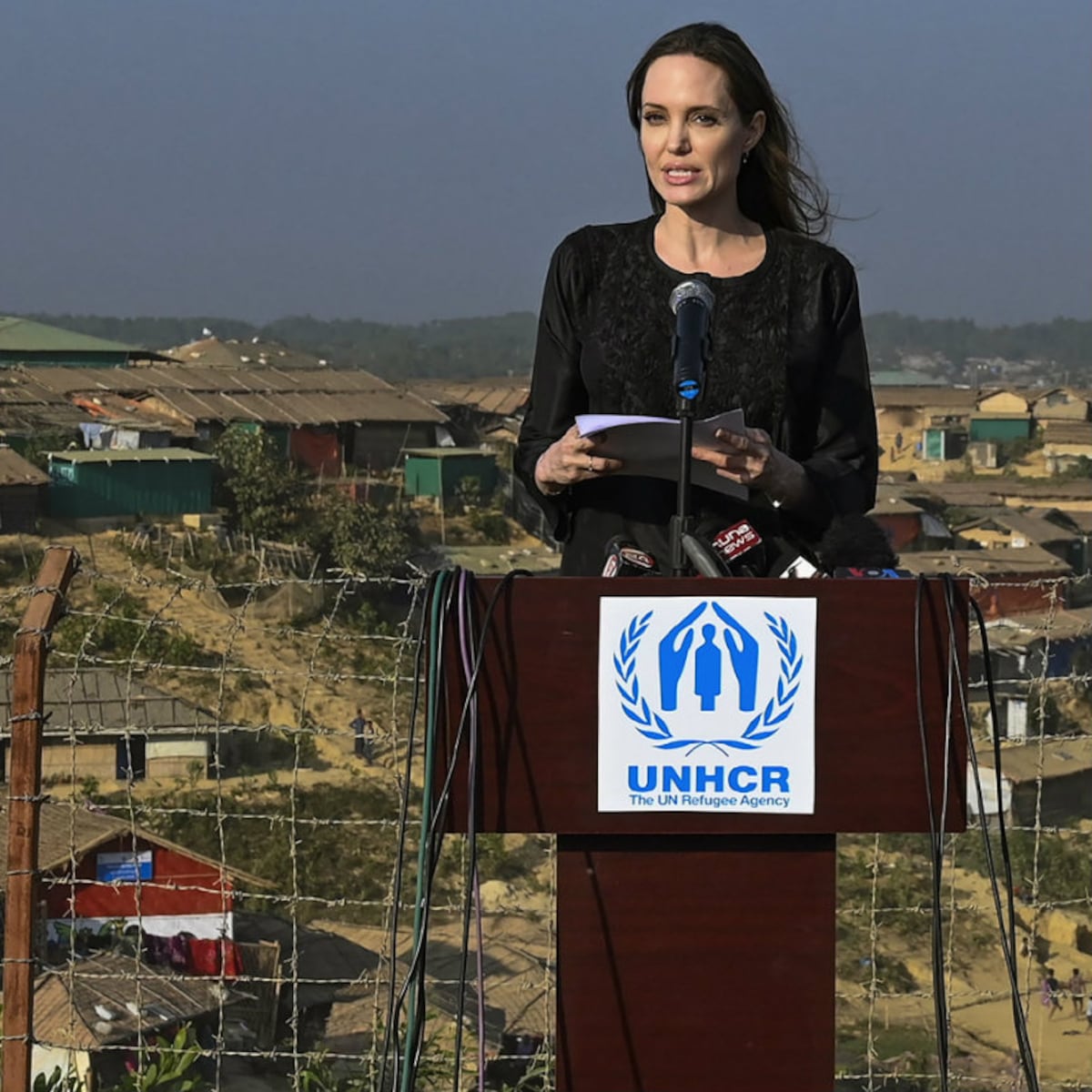 Angelina Jolie pide acabar violencia contra los rohingyá