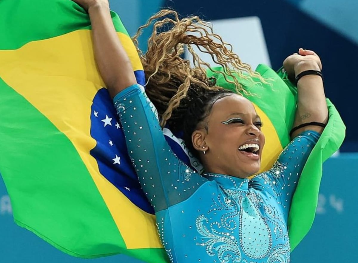 Rebeca Andrade, la mayor medallista olímpica de Brasil que le arrebató el oro a Simone Biles