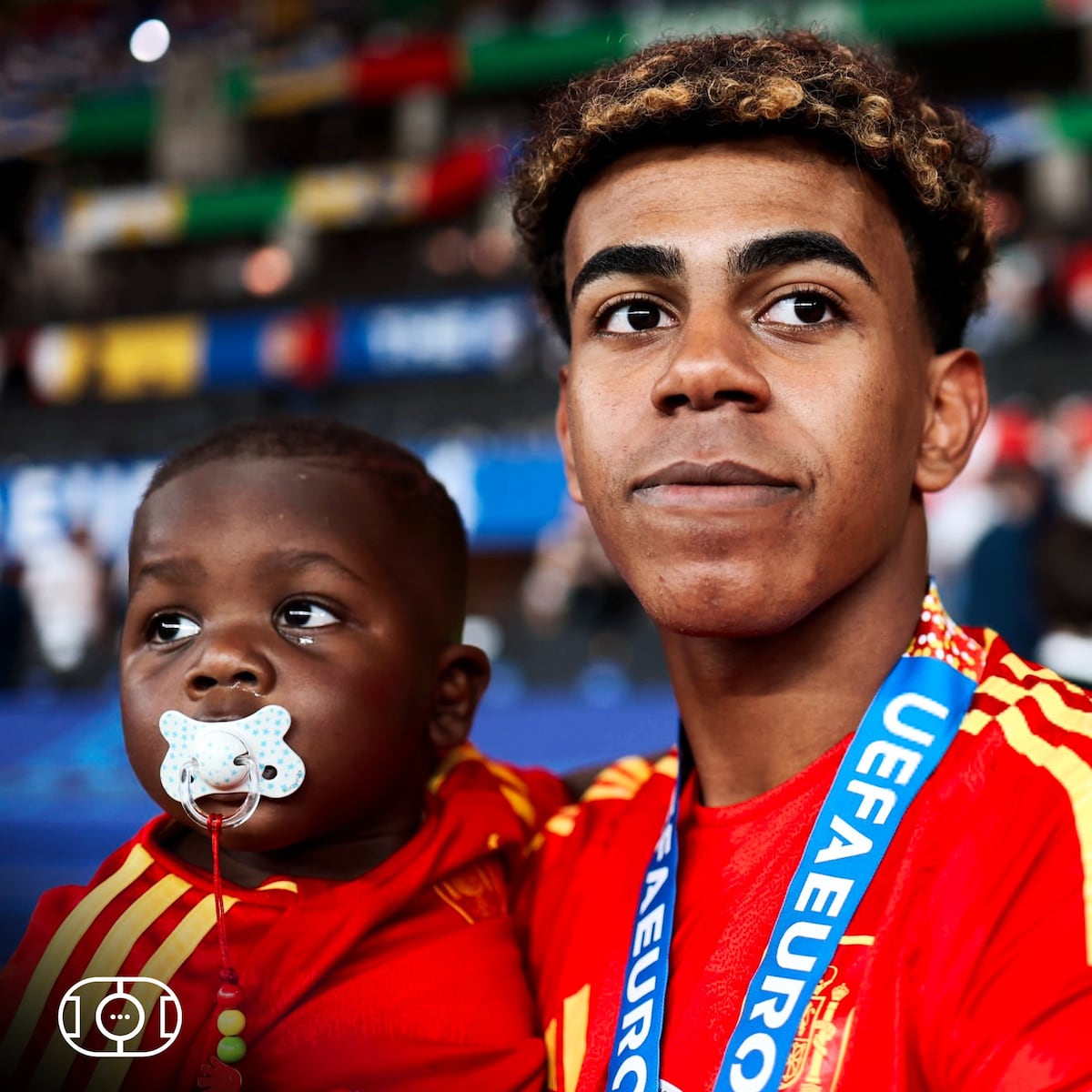 El fanático más tierno de la Selección de España: Lamine Yamal y su hermanito Keyne en la Eurocopa 2024