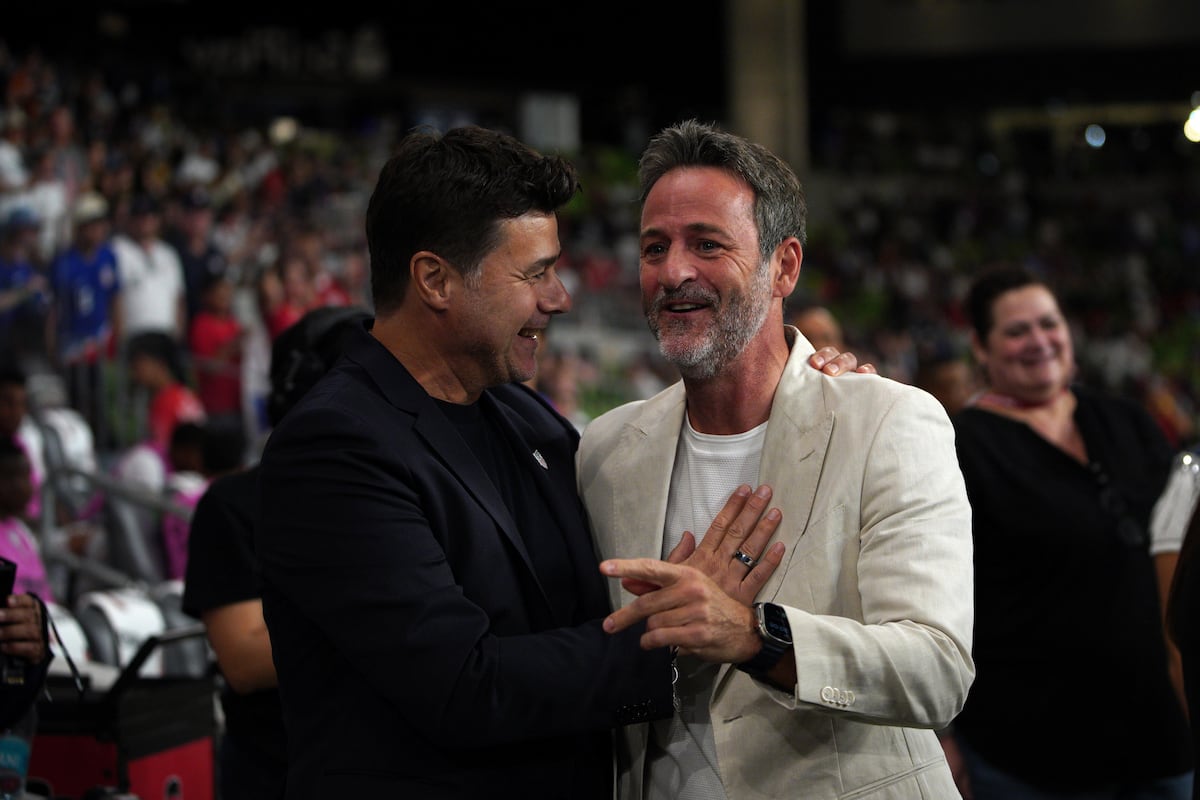 Blazer ‘nude’, pantalones ‘skinny’ y zapatillas: el ‘look’ casual de Thomas Christiansen en el partido de Panamá - USA