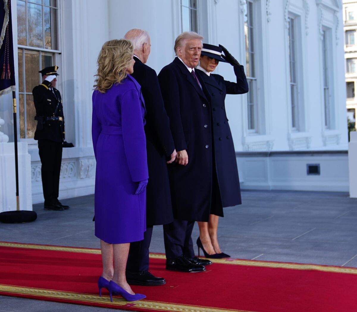 El icónico look de Melania Trump en su regreso como primera dama de Estados Unidos