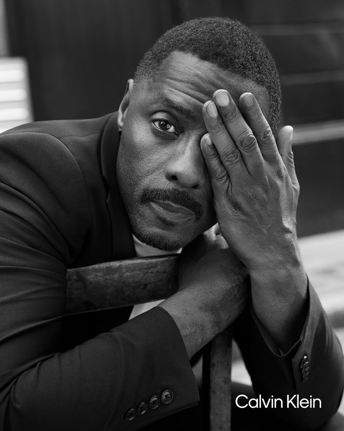 Idris Elba es la nueva imagen de moda masculina de Calvin Klein