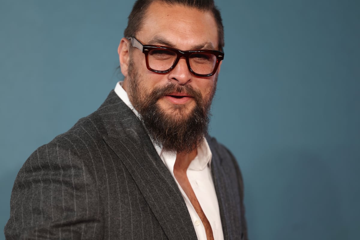 Jason Momoa y su novia Adria, hija de Ricardo Arjona, reaparecen en la alfombra roja