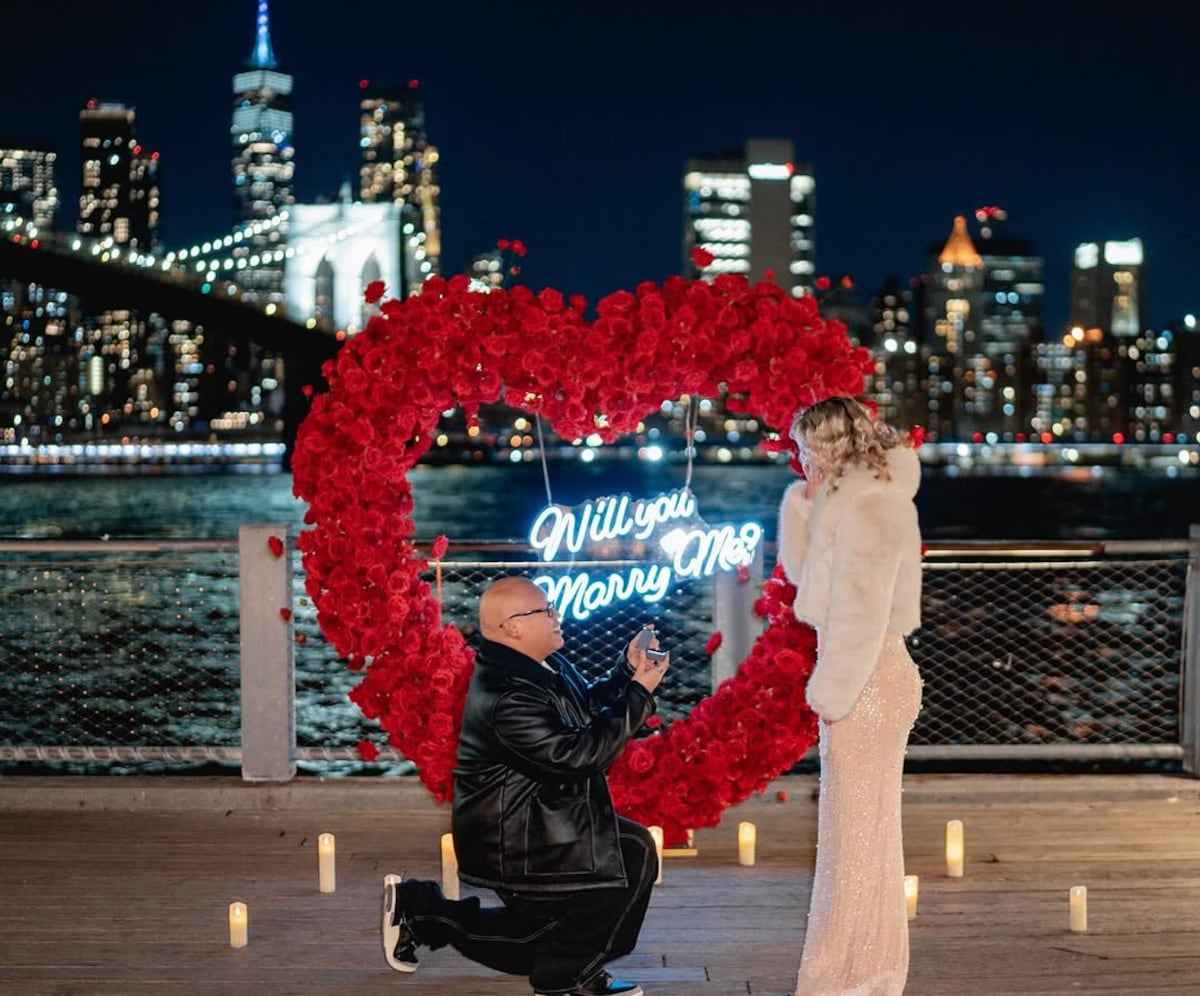 El mejor amigo de Spider-Man, el actor Jacob Batalon se compromete con su novia en Nueva York