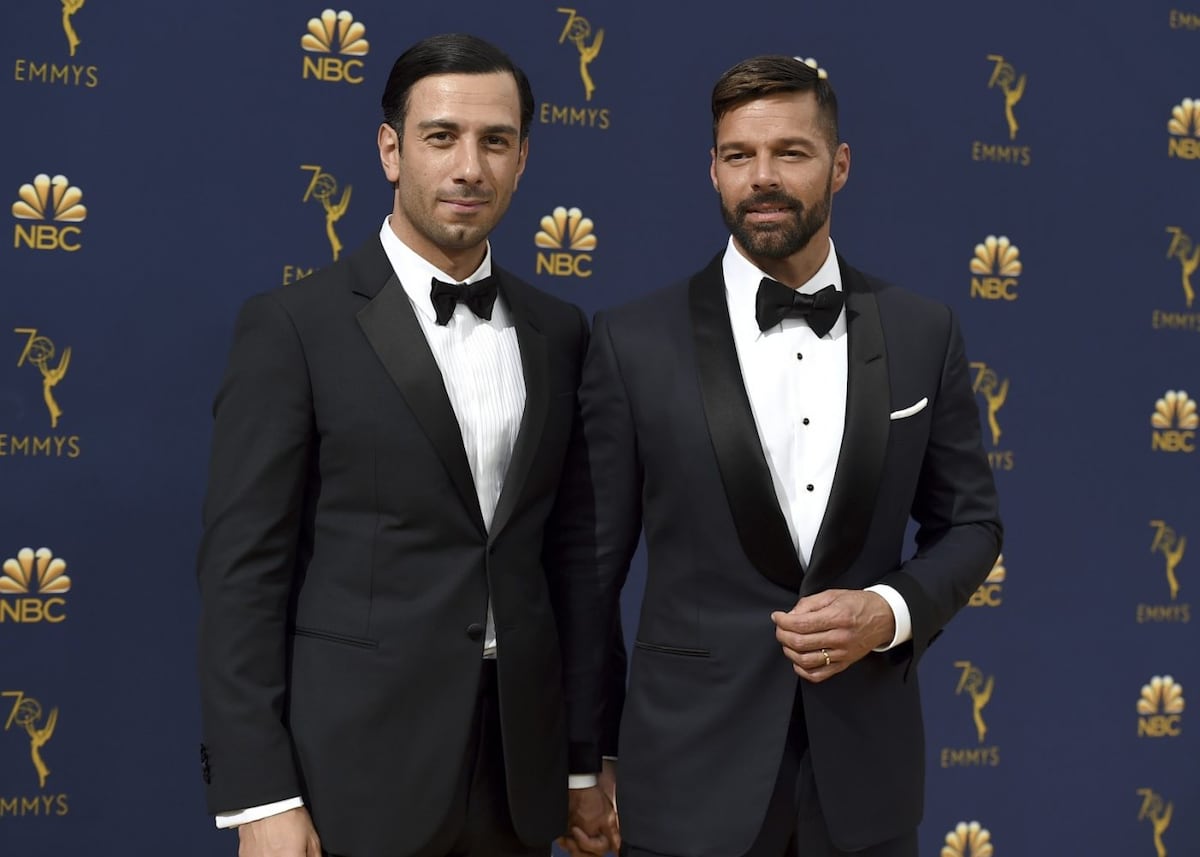 A los premios Emmy, bien acompañado