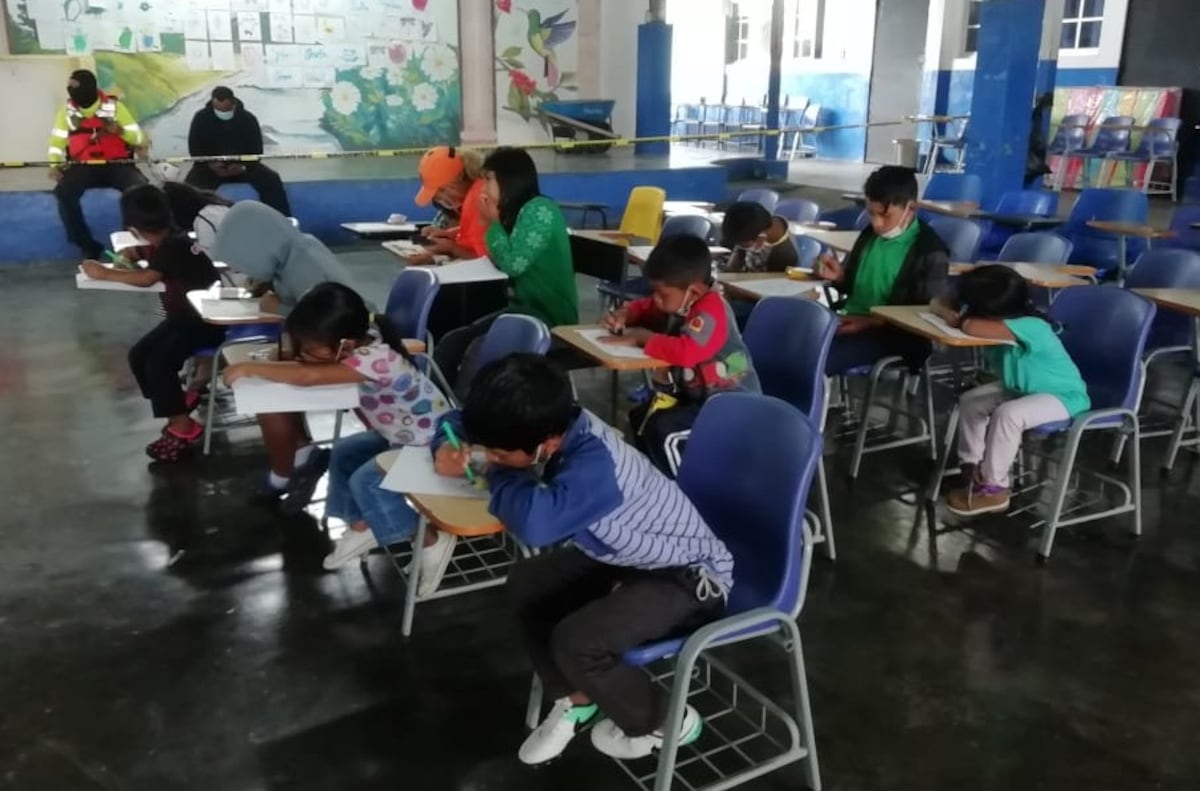 Clases de dibujo para entretener a los niños afectados por el huracán Eta