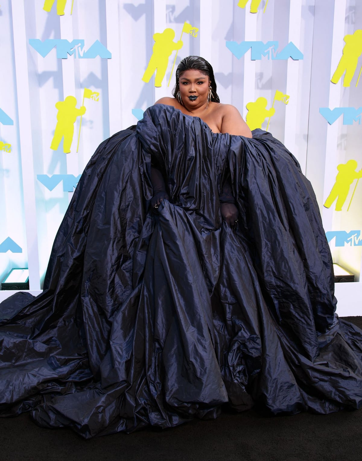 La alfombra más negra de los premios MTV VMA 